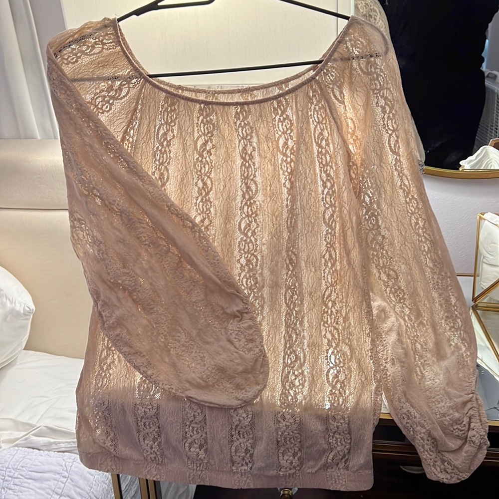 Charming pale pink lace top